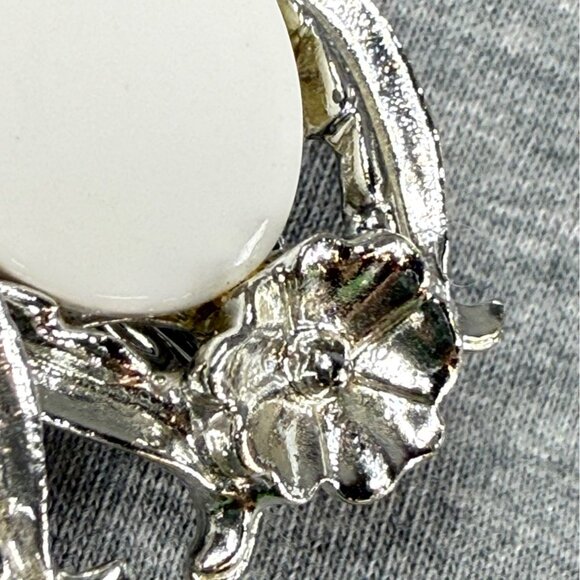 Vintage Silver-Tone Clip-On Earrings With Floral Design & White Oval Accents - Picture 13 of 16